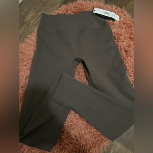 TIMELESS LEGGINGS DEEP TAUPE REGULAR/ SHORT SIZE SMALL.